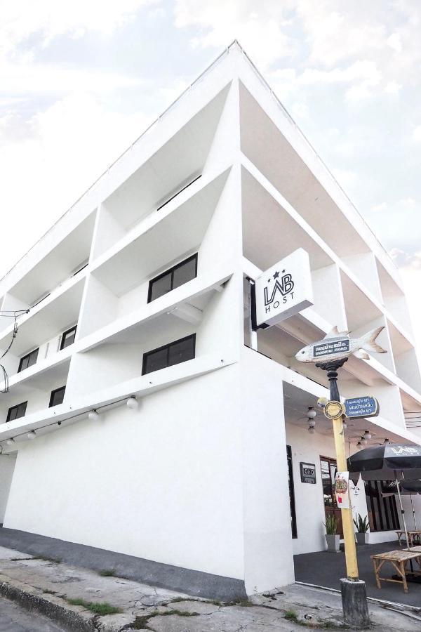 Labkoff Cafe And Hostel Kanchanaburi by Eksteriør bilde