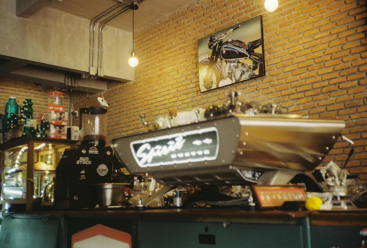 Labkoff Cafe And Hostel Kanchanaburi by Eksteriør bilde