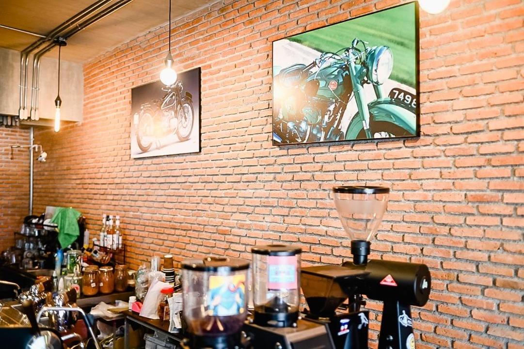 Labkoff Cafe And Hostel Kanchanaburi by Eksteriør bilde