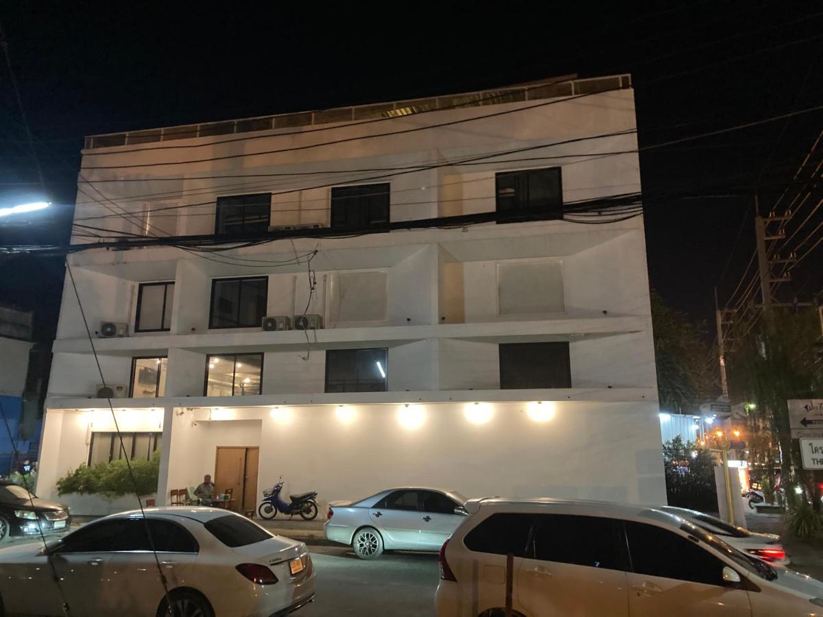 Labkoff Cafe And Hostel Kanchanaburi by Eksteriør bilde