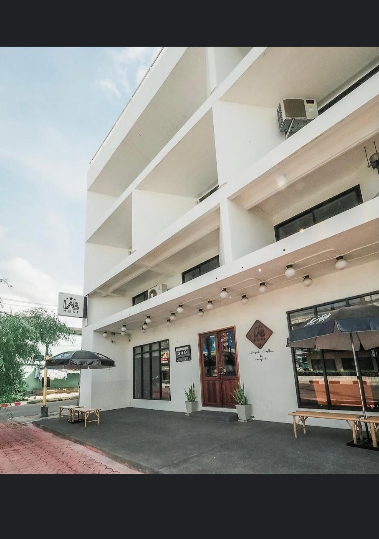 Labkoff Cafe And Hostel Kanchanaburi by Eksteriør bilde